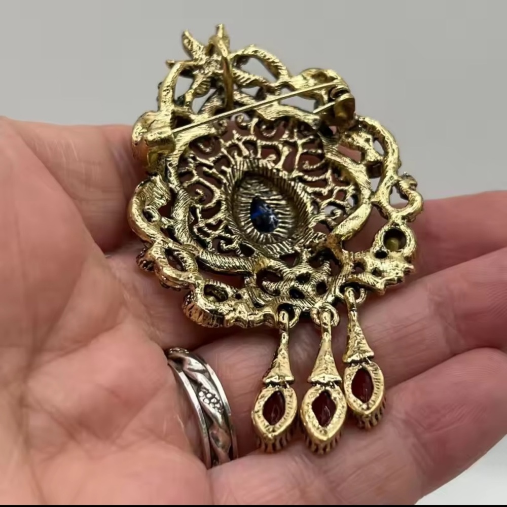 Vintage Baroque Openwork Palace Style Pendant Brooch Pin - Picture 6 of 8